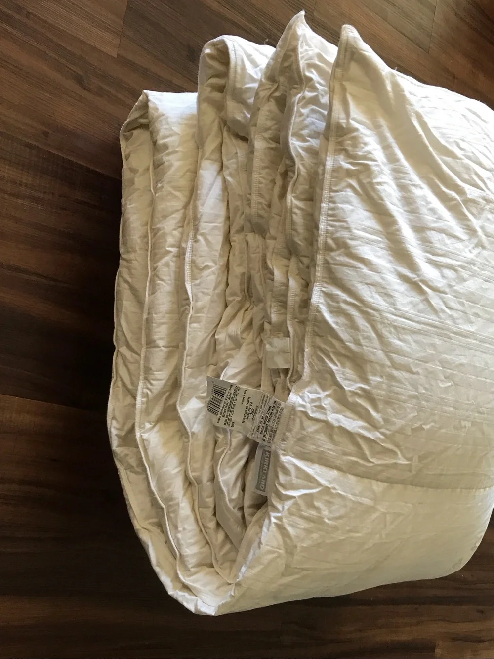 Kirkland Signature King Size White Quilted Goose Down Cotton Comforter - Picture 2 of 7